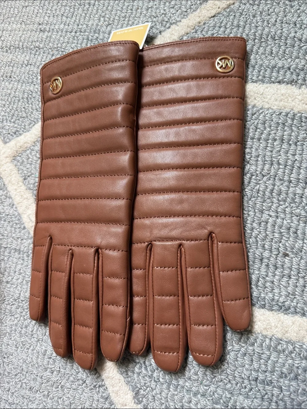 Michael Kors Quilted Leather Tech Gloves Chocolate Brown Size S NWT